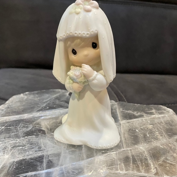 Display doll - Picture 1 of 3